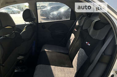 Седан Chevrolet Aveo 2005 в Мукачевому