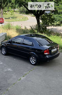 Седан Chevrolet Aveo 2006 в Києві