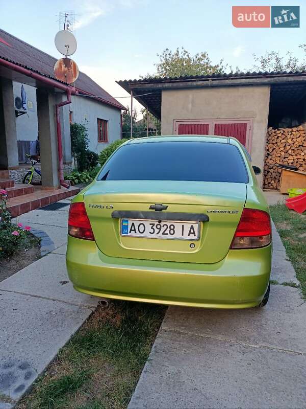 Седан Chevrolet Aveo 2005 в Берегово