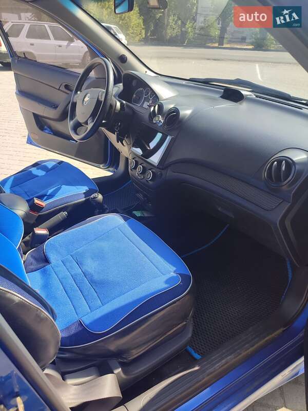 Седан Chevrolet Aveo 2006 в Павлограде