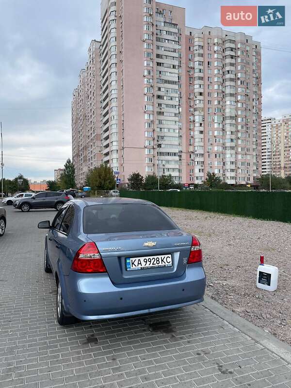 Седан Chevrolet Aveo 2006 в Киеве