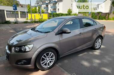 Седан Chevrolet Aveo 2014 в Львові