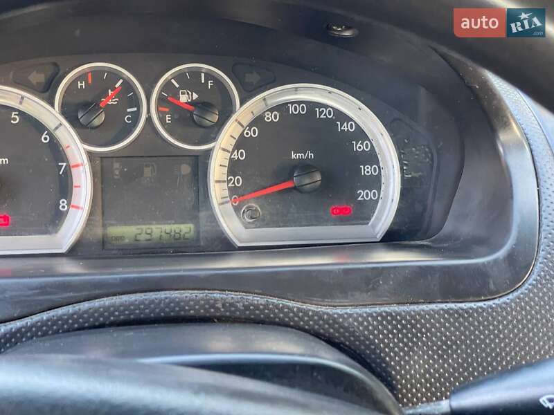 Седан Chevrolet Aveo 2006 в Яворові