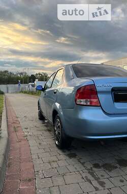 Седан Chevrolet Aveo 2004 в Ивано-Франковске