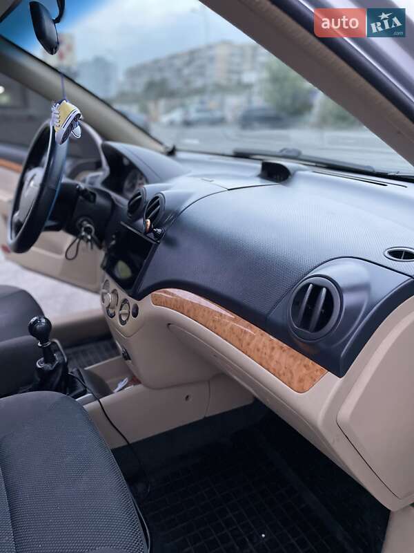 Седан Chevrolet Aveo 2008 в Киеве
