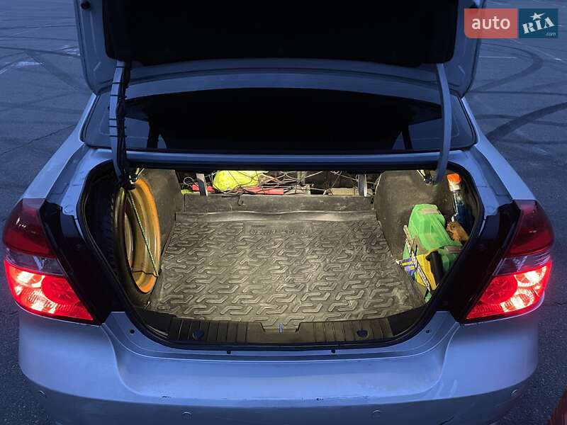 Седан Chevrolet Aveo 2008 в Киеве