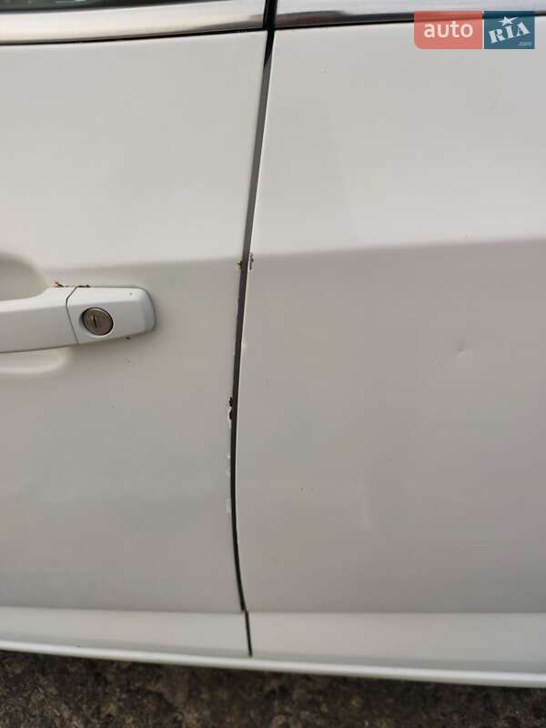 Седан Chevrolet Aveo 2013 в Киеве