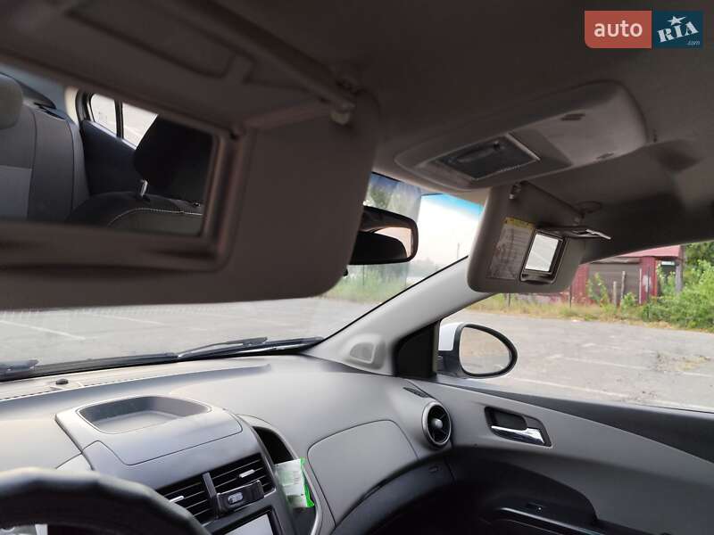 Седан Chevrolet Aveo 2013 в Киеве