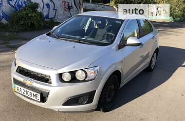 Седан Chevrolet Aveo 2012 в Києві