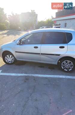 Хэтчбек Chevrolet Aveo 2006 в 