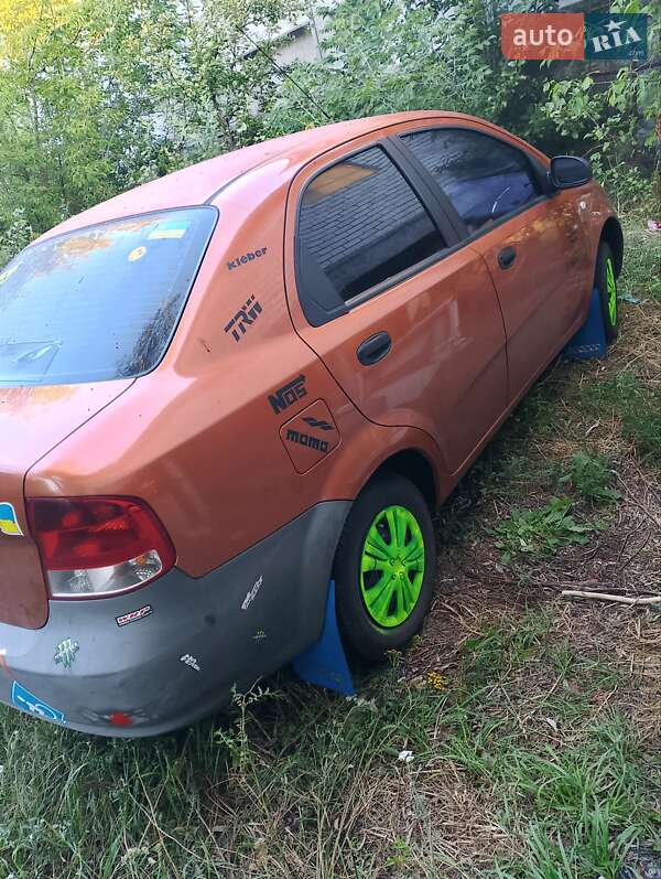 Седан Chevrolet Aveo 2005 в Киеве
