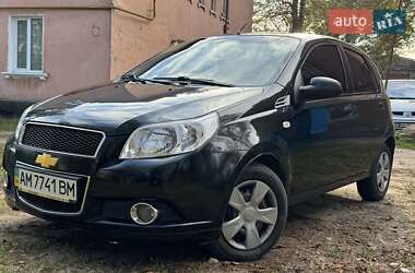 Хэтчбек Chevrolet Aveo 2010 в 