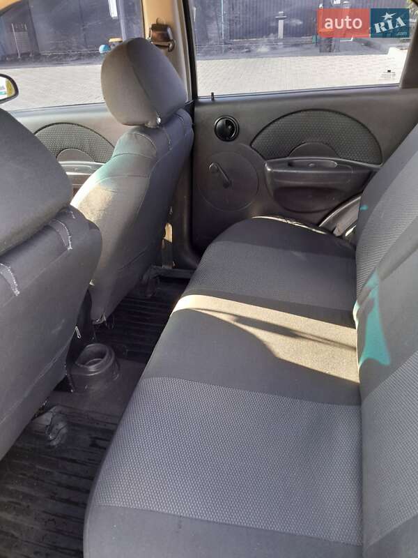 Седан Chevrolet Aveo 2006 в Запоріжжі