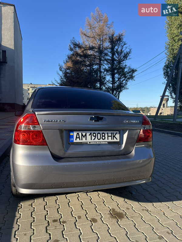Седан Chevrolet Aveo 2008 в Звягелі