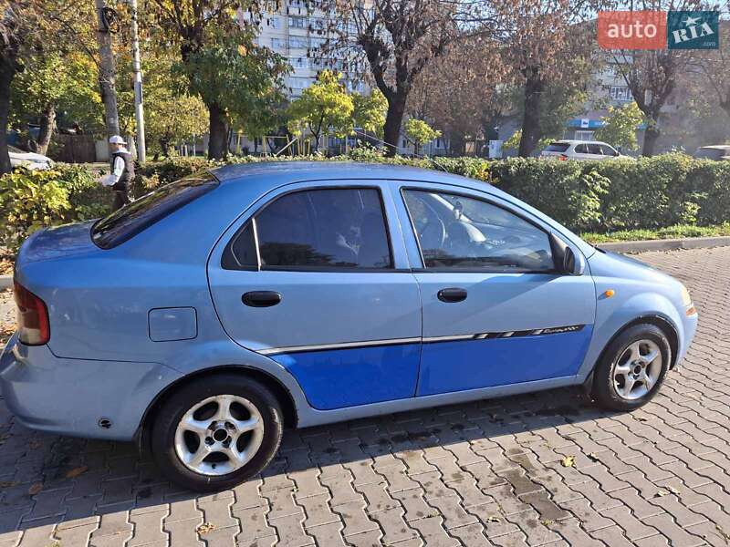 Седан Chevrolet Aveo 2004 в Черновцах