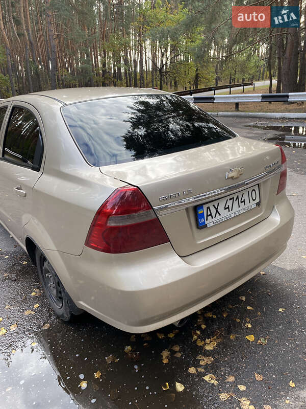 Седан Chevrolet Aveo 2007 в Краснограді