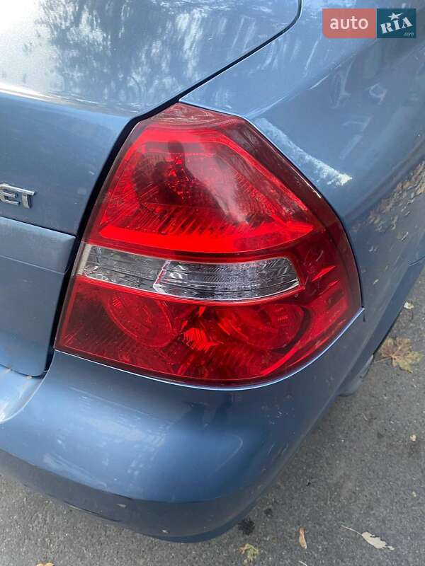 Седан Chevrolet Aveo 2006 в Києві