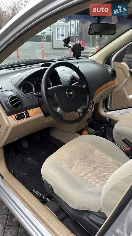 Седан Chevrolet Aveo 2008 в Смеле