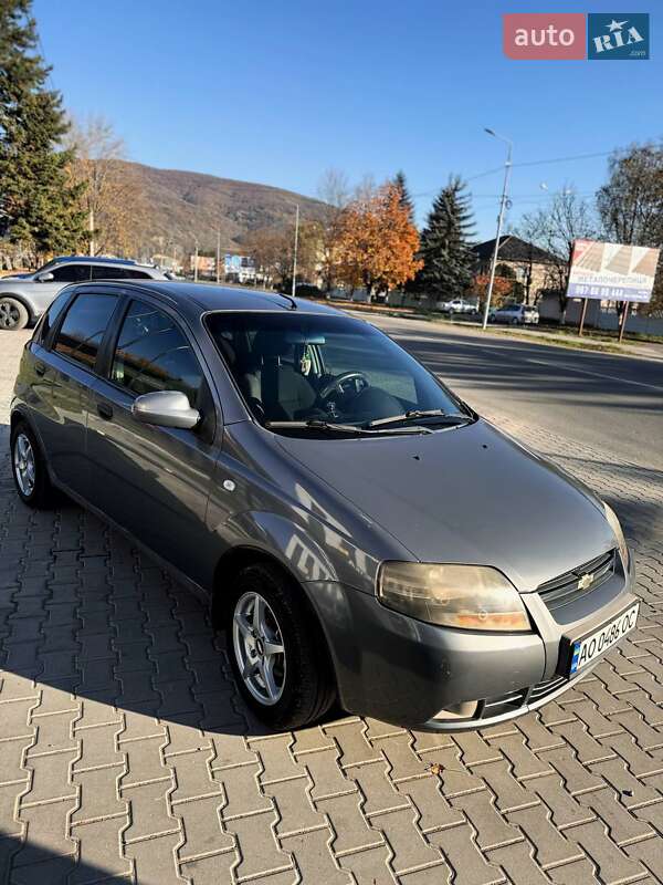 Хетчбек Chevrolet Aveo 2007 в Виноградові
