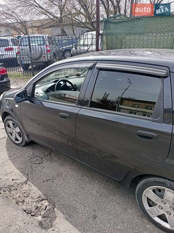 Хетчбек Chevrolet Aveo 2011 в Києві