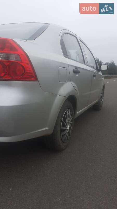 Седан Chevrolet Aveo 2007 в Вараше
