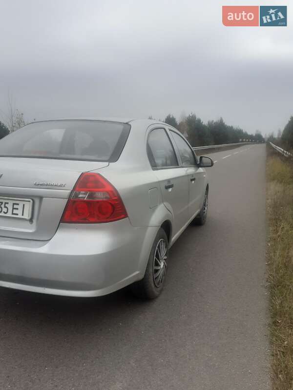 Седан Chevrolet Aveo 2007 в Вараше