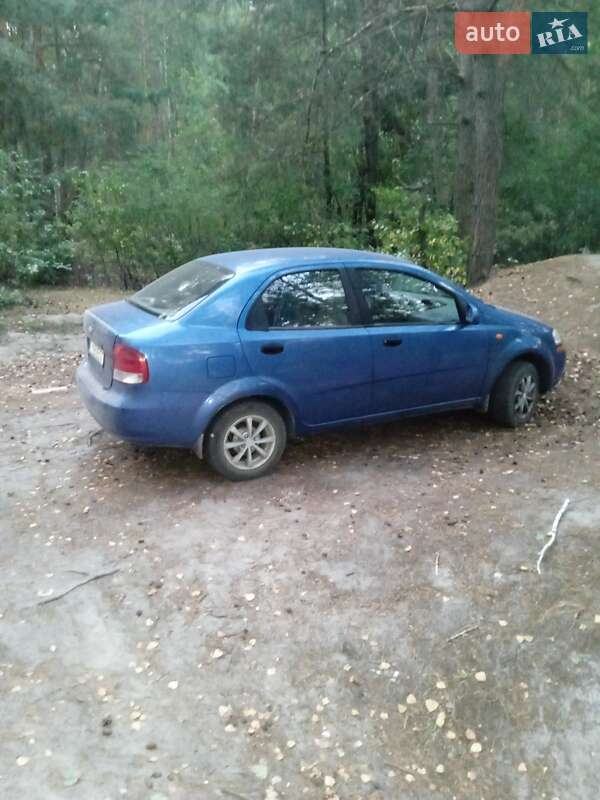 Седан Chevrolet Aveo 2004 в Андрушевке