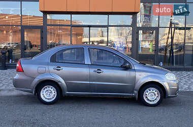 Седан Chevrolet Aveo 2008 в Киеве