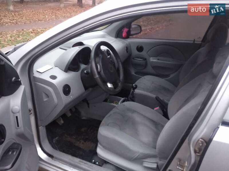 Седан Chevrolet Aveo 2005 в Прилуках