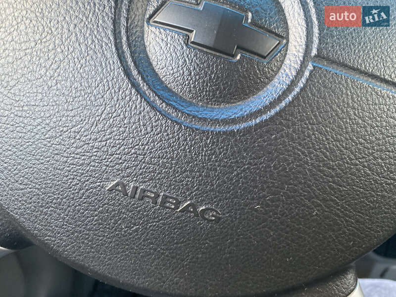 Седан Chevrolet Aveo 2005 в Киеве