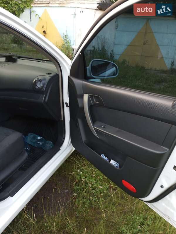 Хэтчбек Chevrolet Aveo 2008 в Житомире