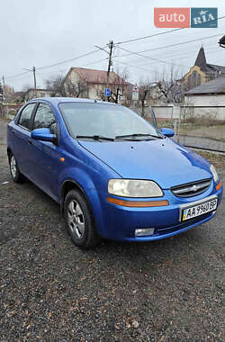 Седан Chevrolet Aveo 2004 в Києві