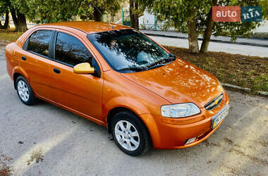 Седан Chevrolet Aveo 2005 в Ровно