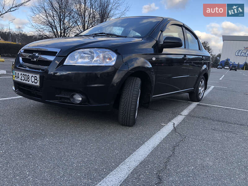 Седан Chevrolet Aveo 2006 в Броварах