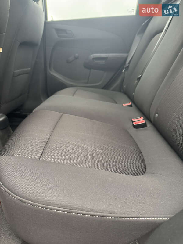 Хэтчбек Chevrolet Aveo 2012 в Киеве