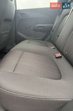 Хетчбек Chevrolet Aveo 2012 в 
