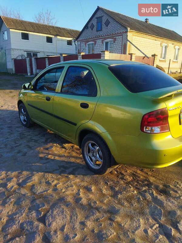Седан Chevrolet Aveo 2004 в Брацлаве