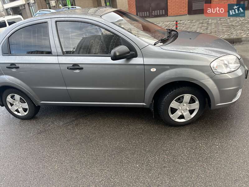 Седан Chevrolet Aveo 2008 в Киеве