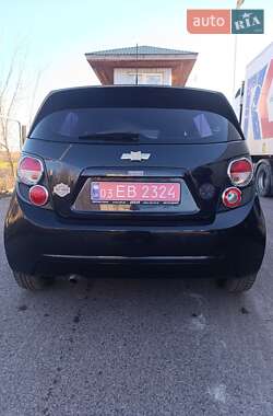 Хетчбек Chevrolet Aveo 2011 в Сарнах