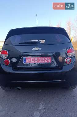 Хетчбек Chevrolet Aveo 2011 в Сарнах