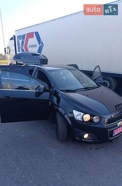 Хетчбек Chevrolet Aveo 2011 в Сарнах