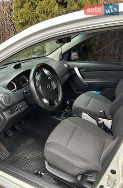Седан Chevrolet Aveo 2010 в 