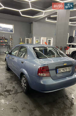 Седан Chevrolet Aveo 2005 в Львові