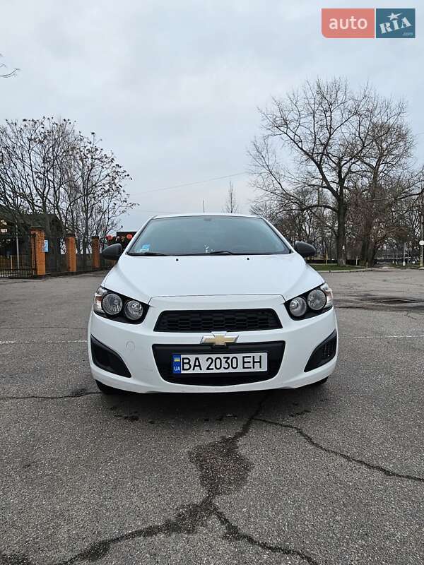 Седан Chevrolet Aveo 2012 в Олександрії
