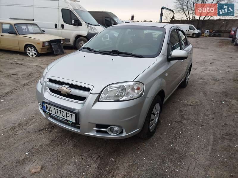 Седан Chevrolet Aveo 2008 в Києві