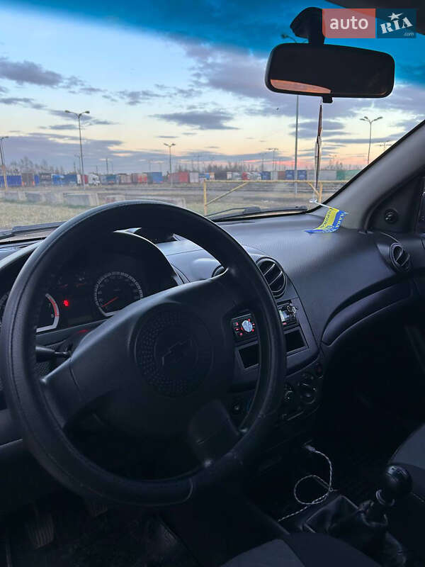 Седан Chevrolet Aveo 2008 в Львове