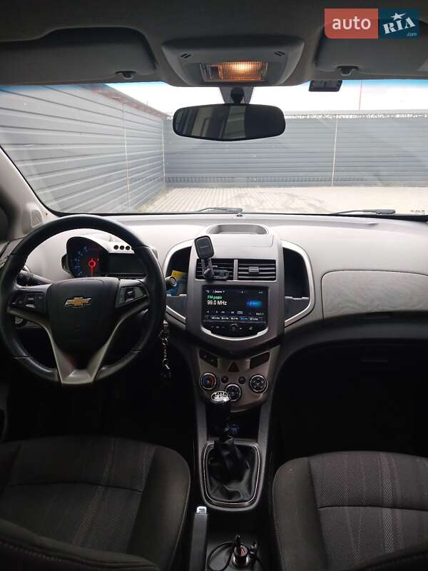 Седан Chevrolet Aveo 2013 в Ирпене