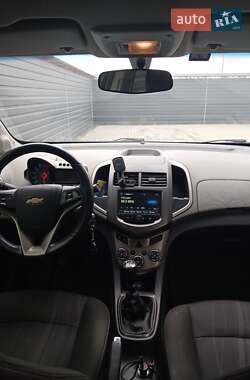 Седан Chevrolet Aveo 2013 в Ірпені