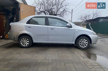 Седан Chevrolet Aveo 2005 в Дніпрі