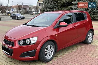Хэтчбек Chevrolet Aveo 2011 в 